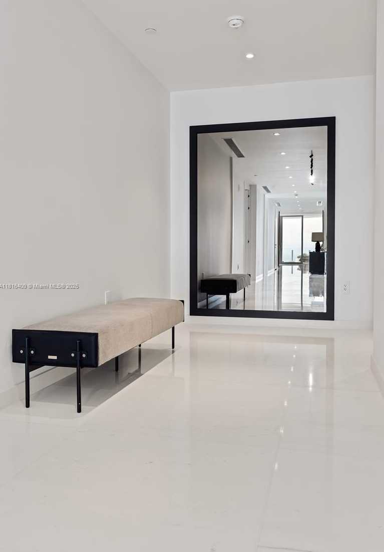 Small Image of 300 BISCAYNE BLVD WAY #5101, Miami Number 3