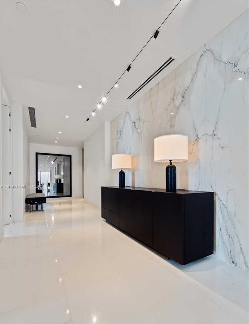 Small Image of 300 BISCAYNE BLVD WAY #5101, Miami Number 4