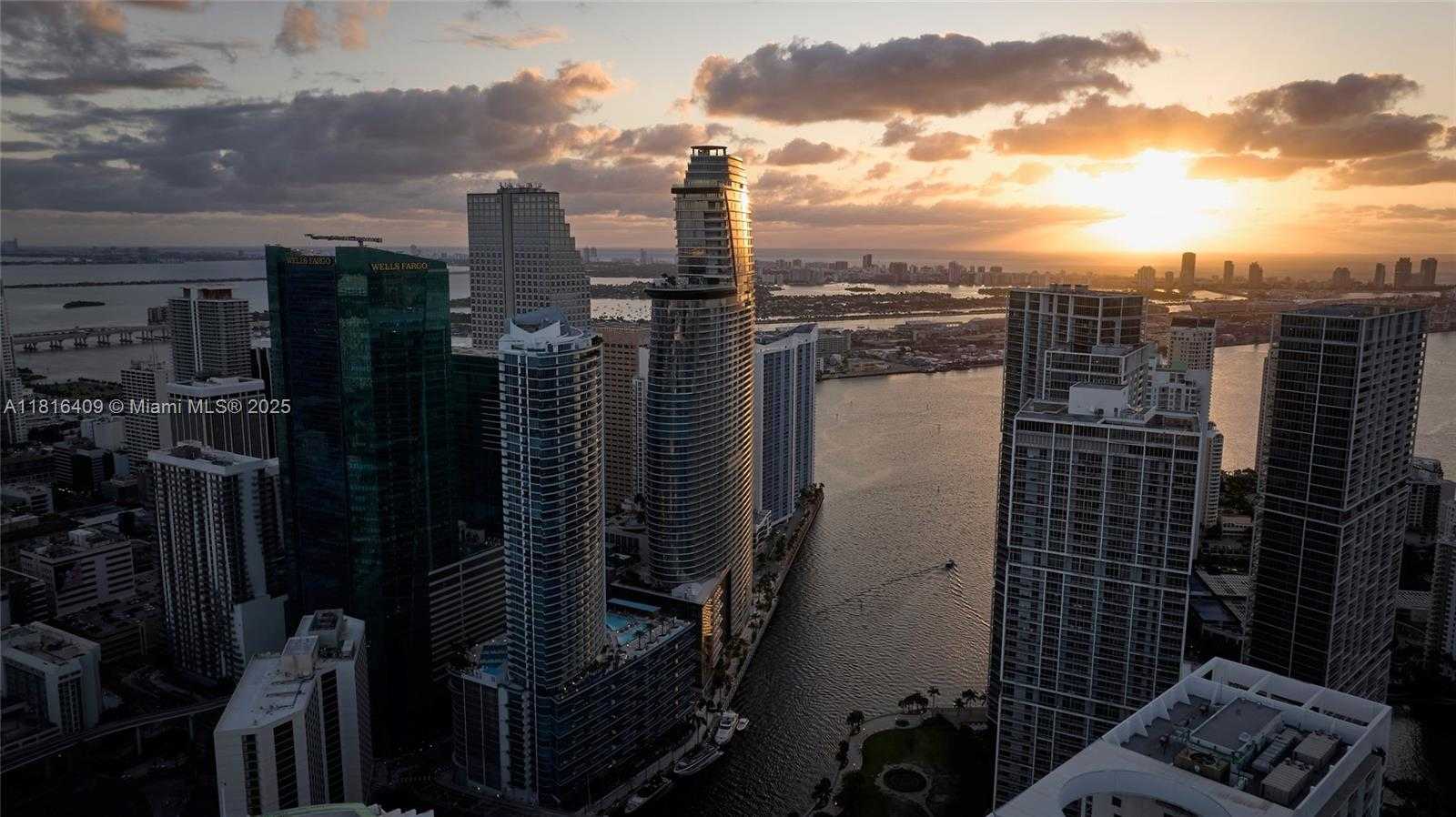 Small Image of 300 BISCAYNE BLVD WAY #5101, Miami Number 47