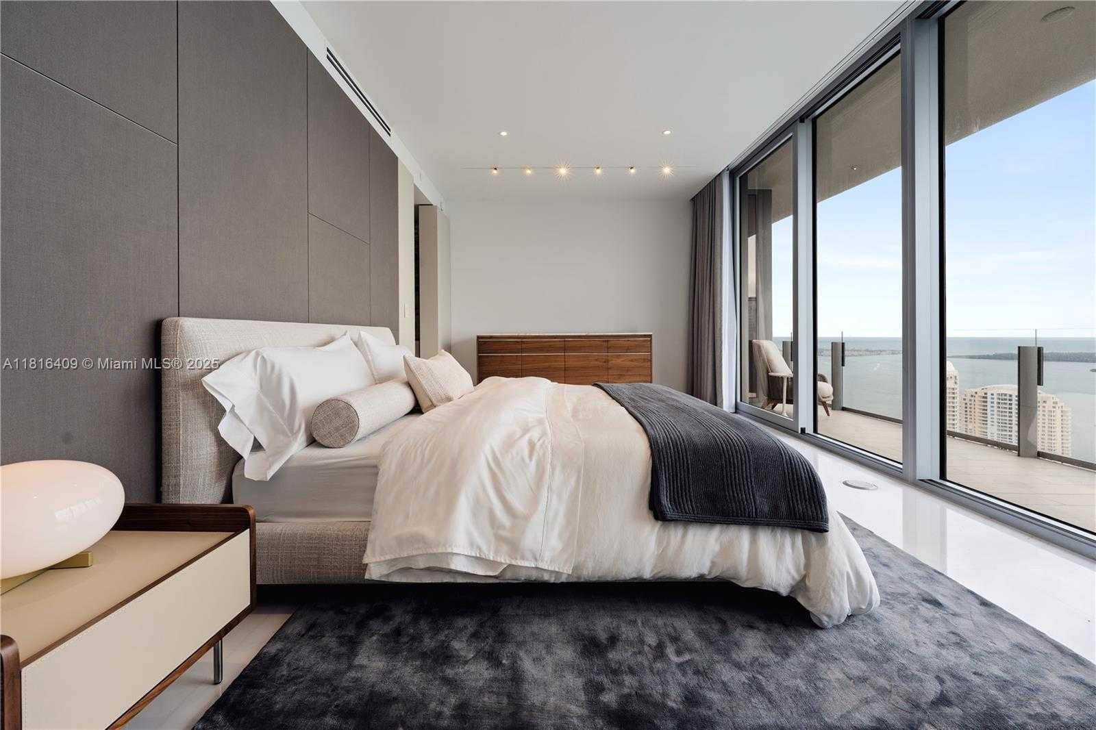 Small Image of 300 BISCAYNE BLVD WAY #5101, Miami Number 7
