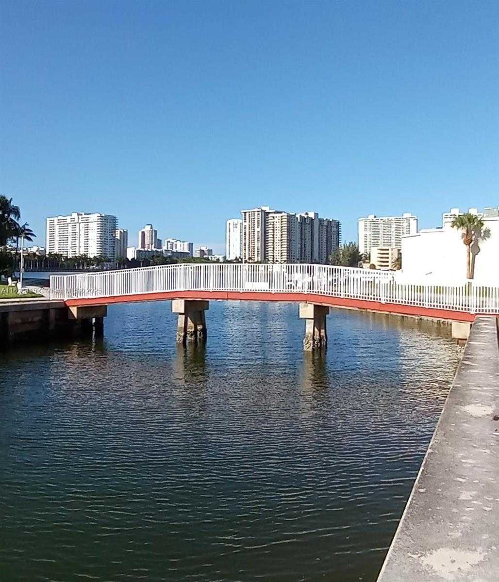 Small Image of 2851 LEONARD DR #J202, Aventura Number 10