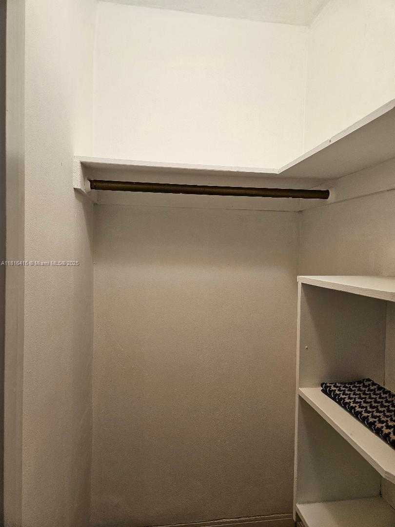 Small Image of 2851 LEONARD DR #J202, Aventura Number 17