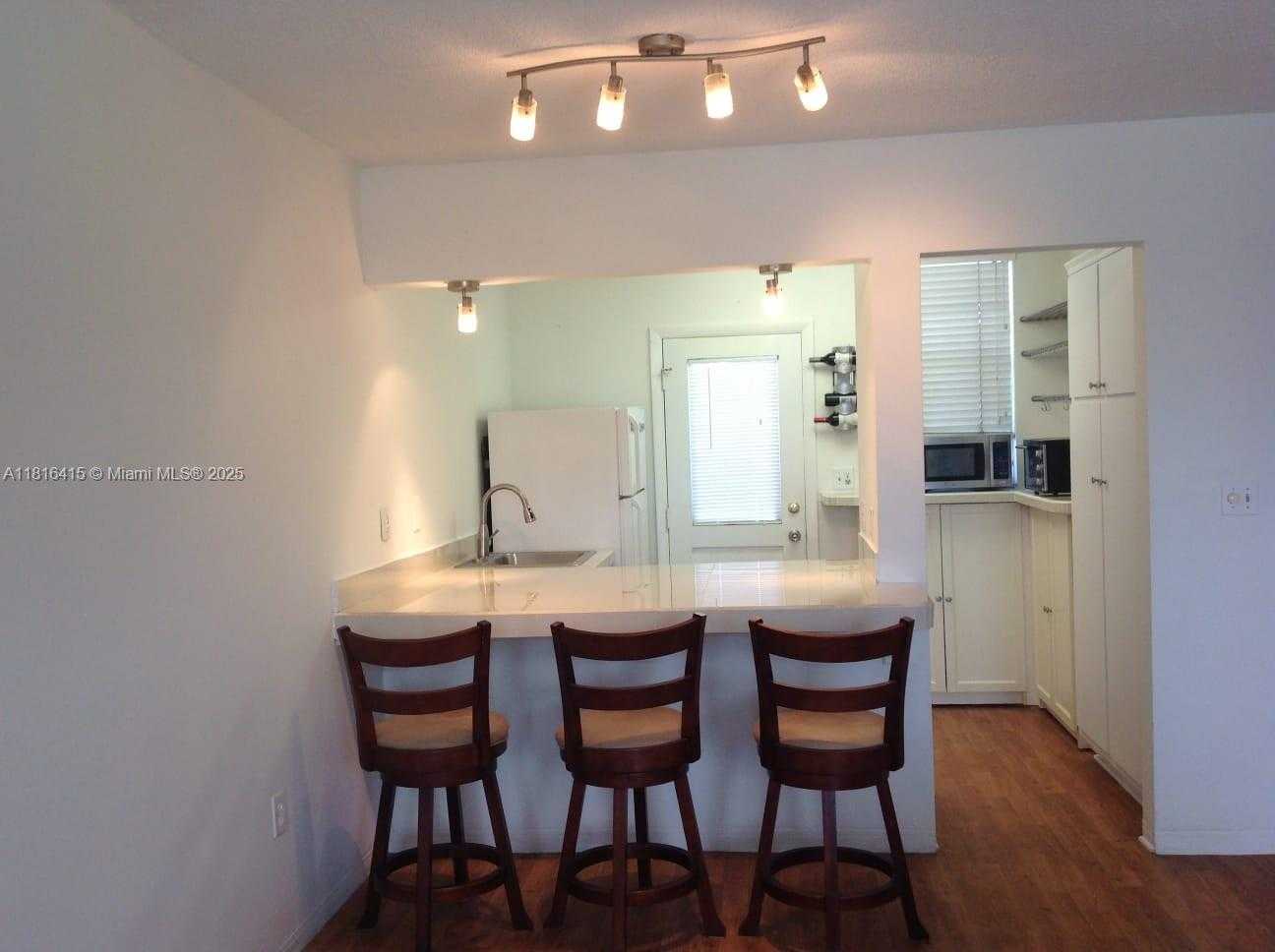 Small Image of 2851 LEONARD DR #J202, Aventura Number 2