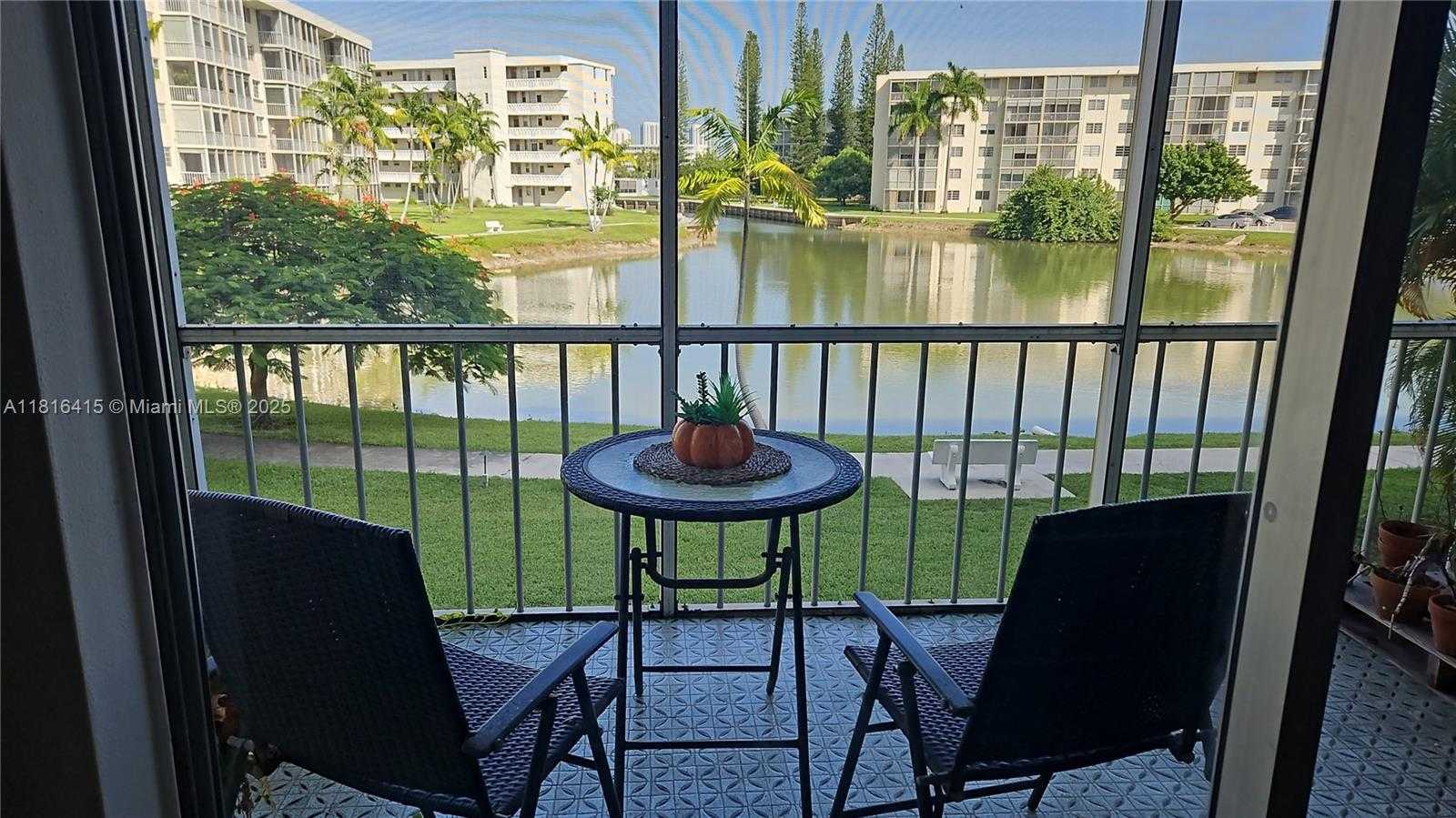 Small Image of 2851 LEONARD DR #J202, Aventura Number 22
