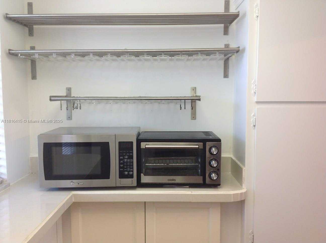Small Image of 2851 LEONARD DR #J202, Aventura Number 3