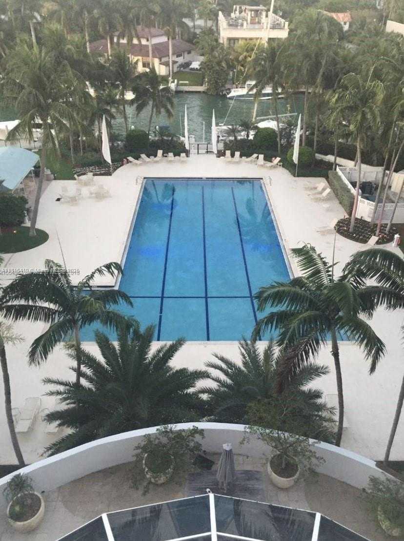 Small Image of 1900 SUNSET HARBOUR DR #1410, Miami Beach Number 11