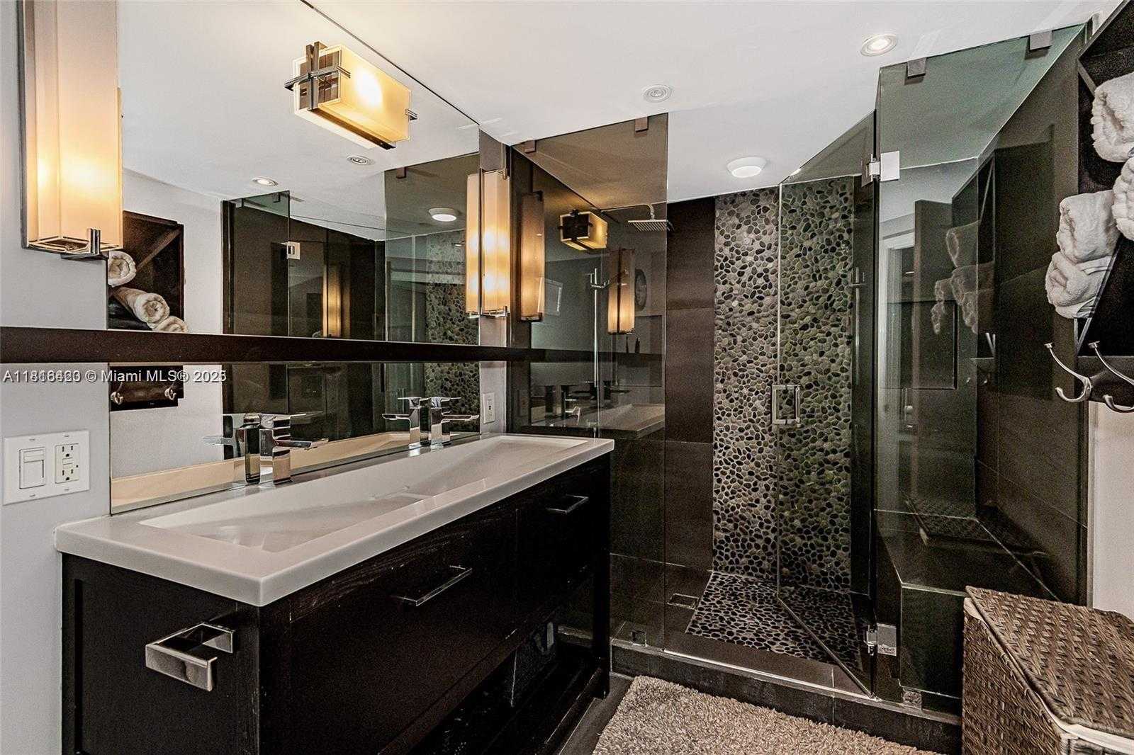 Small Image of 17145 NORTH BAY RD #4106, Sunny Isles Beach Number 15