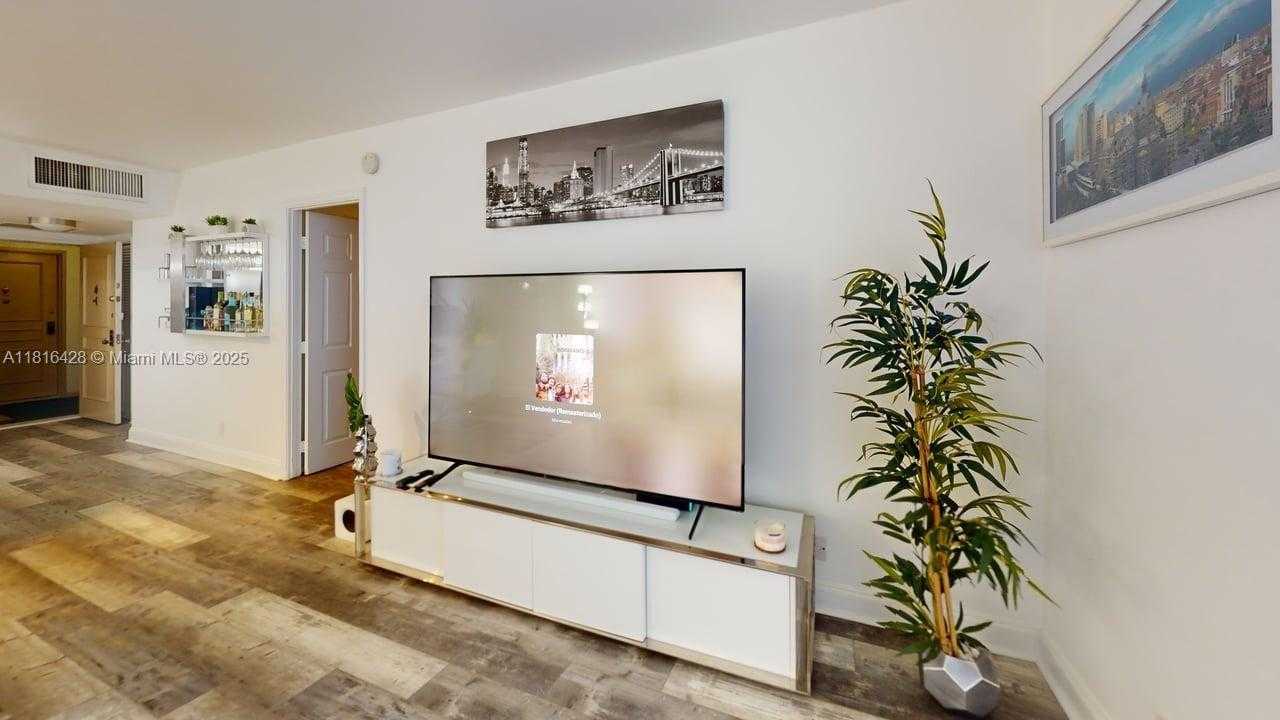 Small Image of 500 THREE ISLANDS BLVD #101, Hallandale Beach Number 11