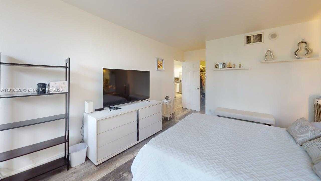 Small Image of 500 THREE ISLANDS BLVD #101, Hallandale Beach Number 22