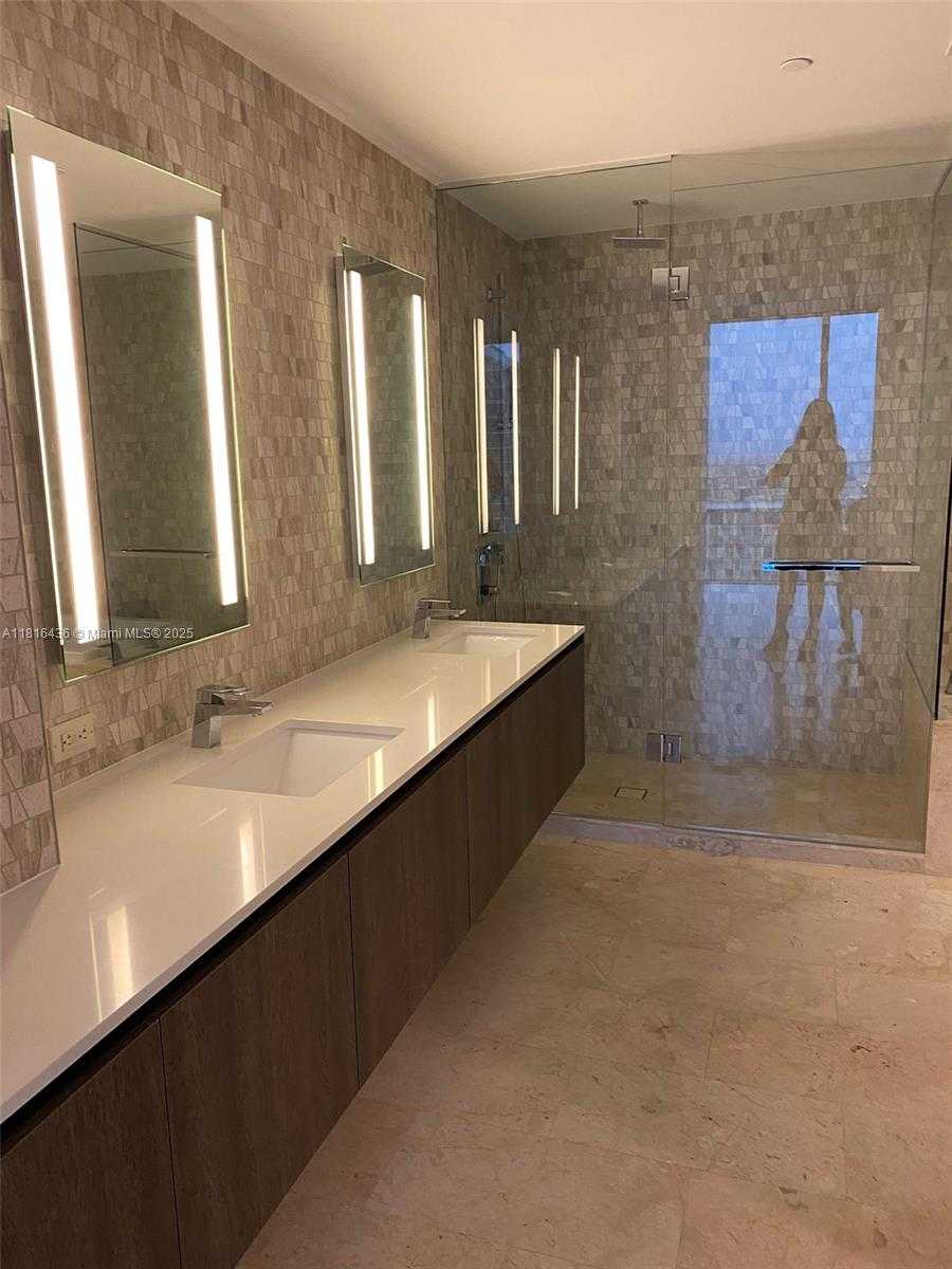 Small Image of 68 SOUTH EAST 6TH ST #3404, Miami Number 13