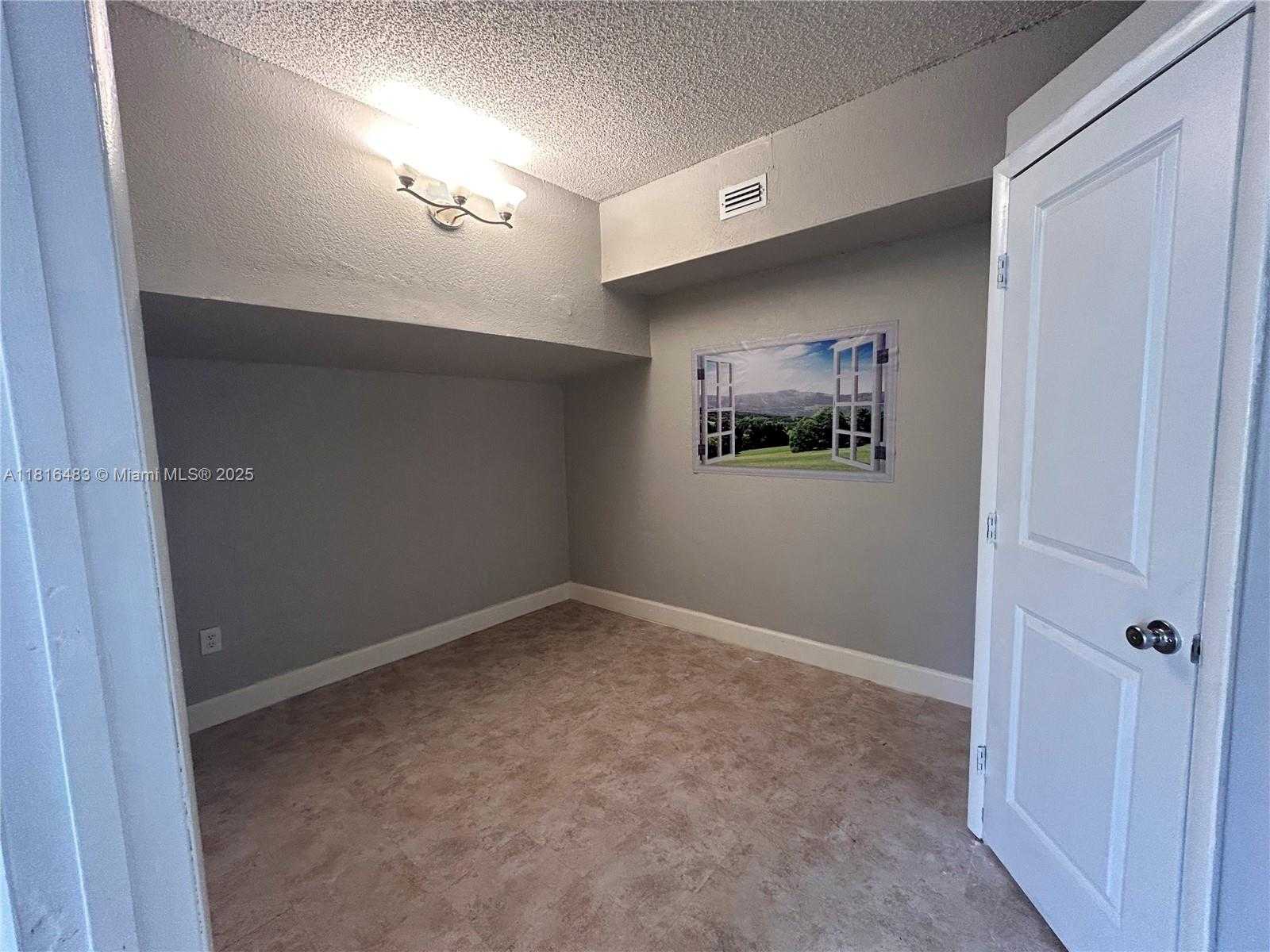 Small Image of 15960 SOUTH WEST 76TH ST, Miami Number 10