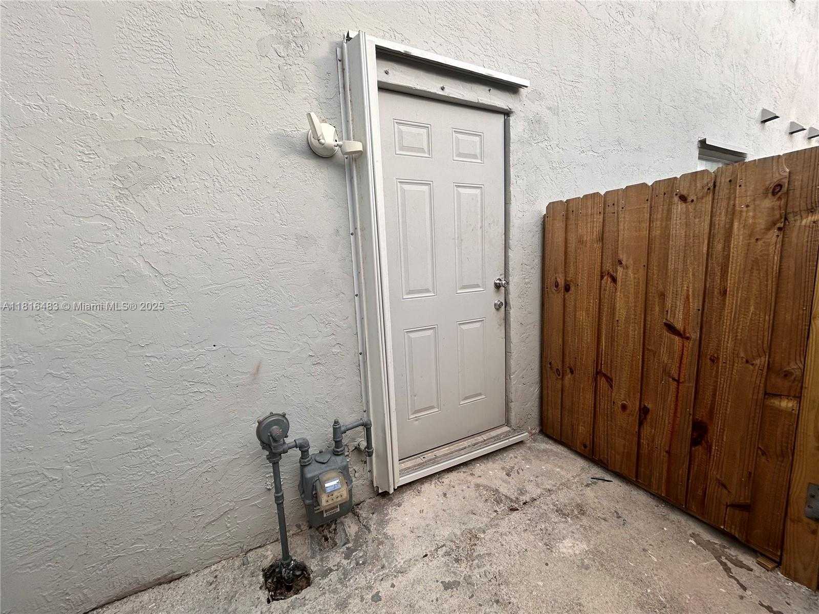 Small Image of 15960 SOUTH WEST 76TH ST, Miami Number 2