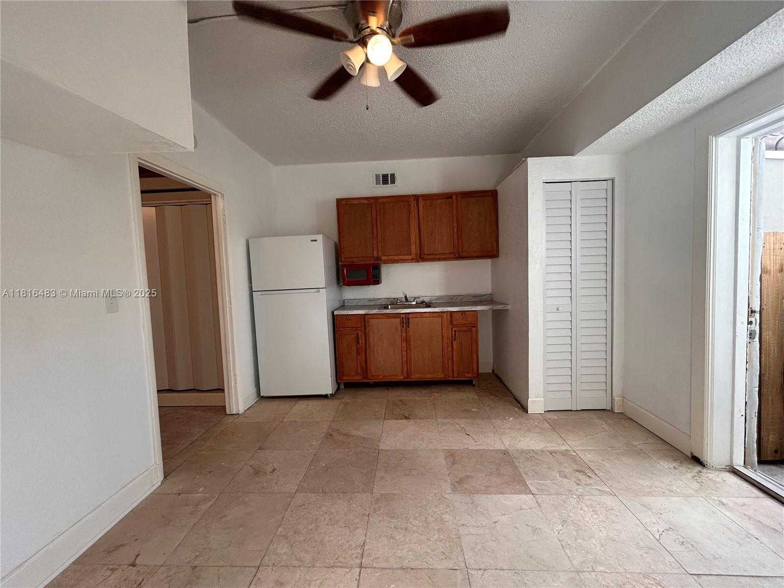 Small Image of 15960 SOUTH WEST 76TH ST, Miami Number 6