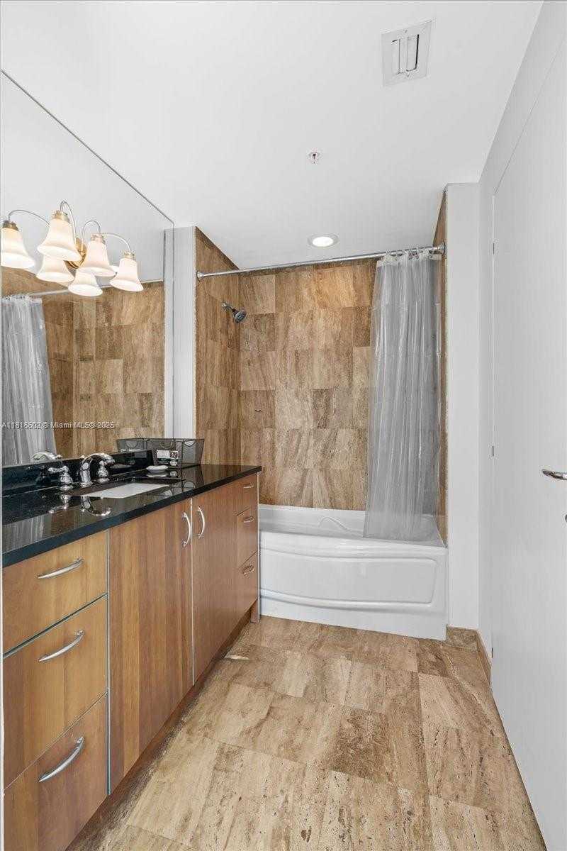 Small Image of 300 SOUTH BISCAYNE BLVD #T3302, Miami Number 11