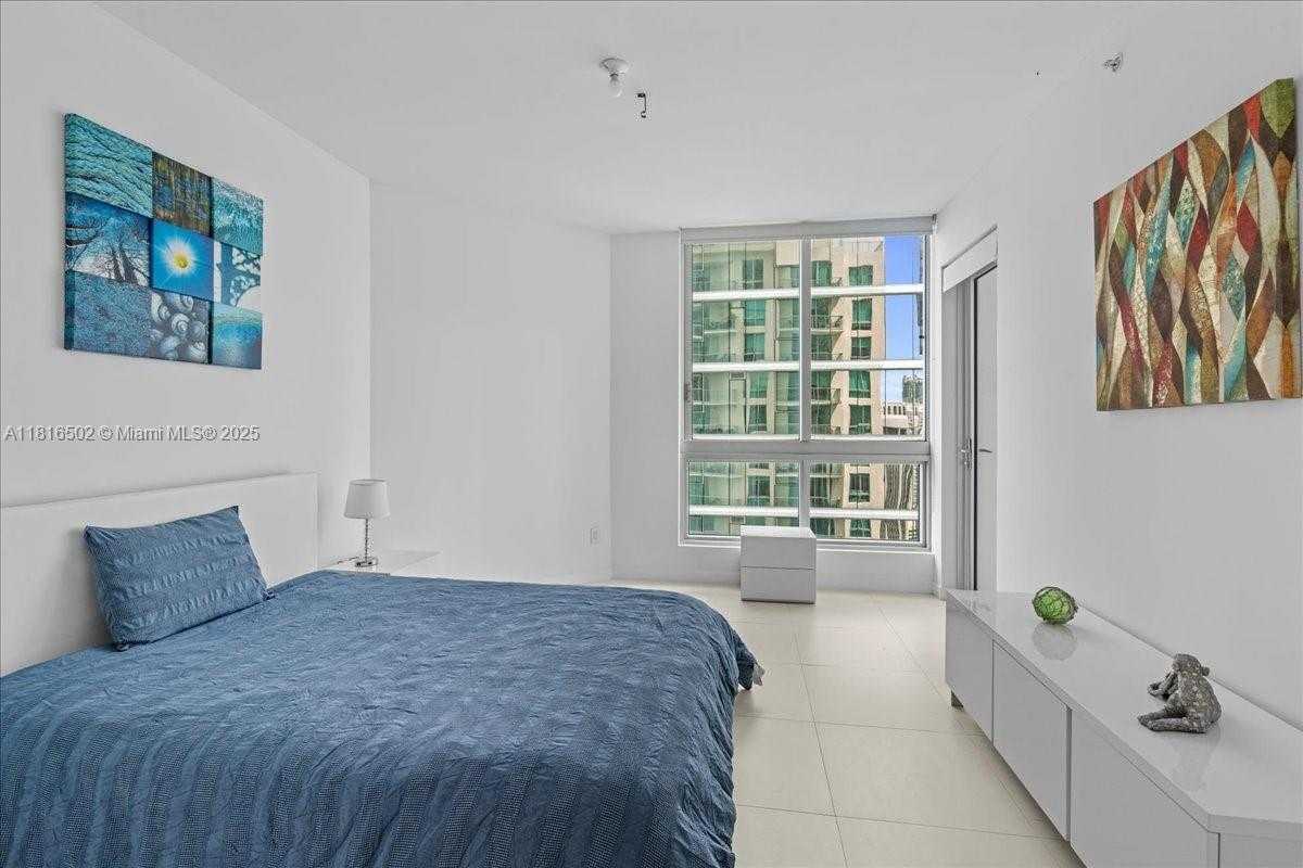 Small Image of 300 SOUTH BISCAYNE BLVD #T3302, Miami Number 16