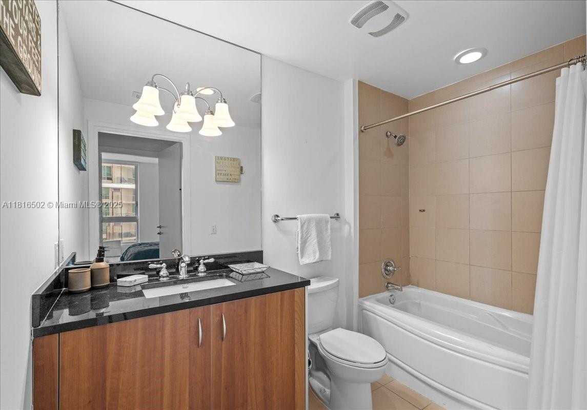 Small Image of 300 SOUTH BISCAYNE BLVD #T3302, Miami Number 19