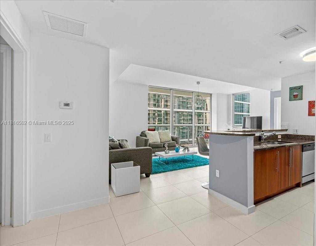 Small Image of 300 SOUTH BISCAYNE BLVD #T3302, Miami Number 2