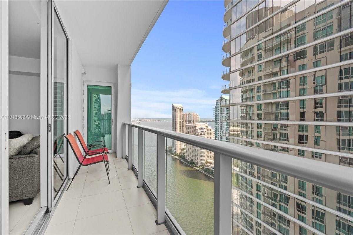 Small Image of 300 SOUTH BISCAYNE BLVD #T3302, Miami Number 4