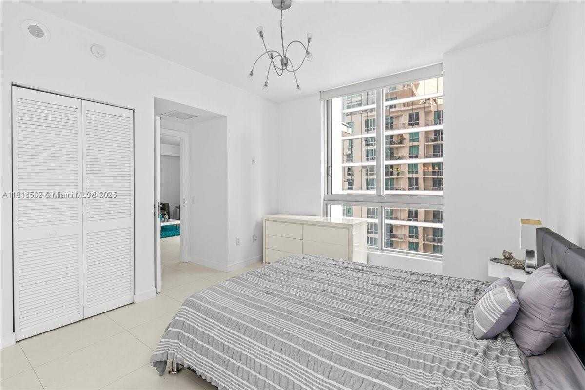 Small Image of 300 SOUTH BISCAYNE BLVD #T3302, Miami Number 8
