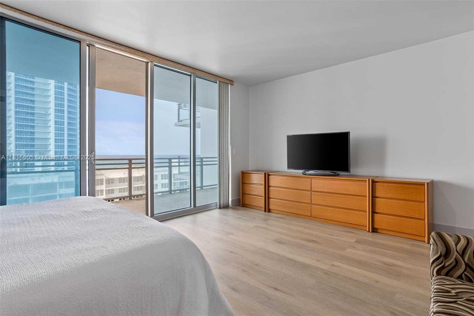 Small Image of 3535 SOUTH OCEAN DR #1703, Hollywood Number 15