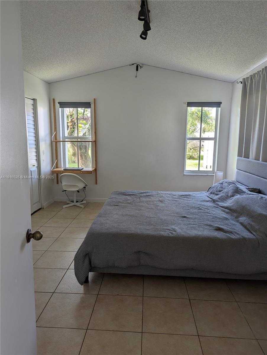 Small Image of Weston Number 10