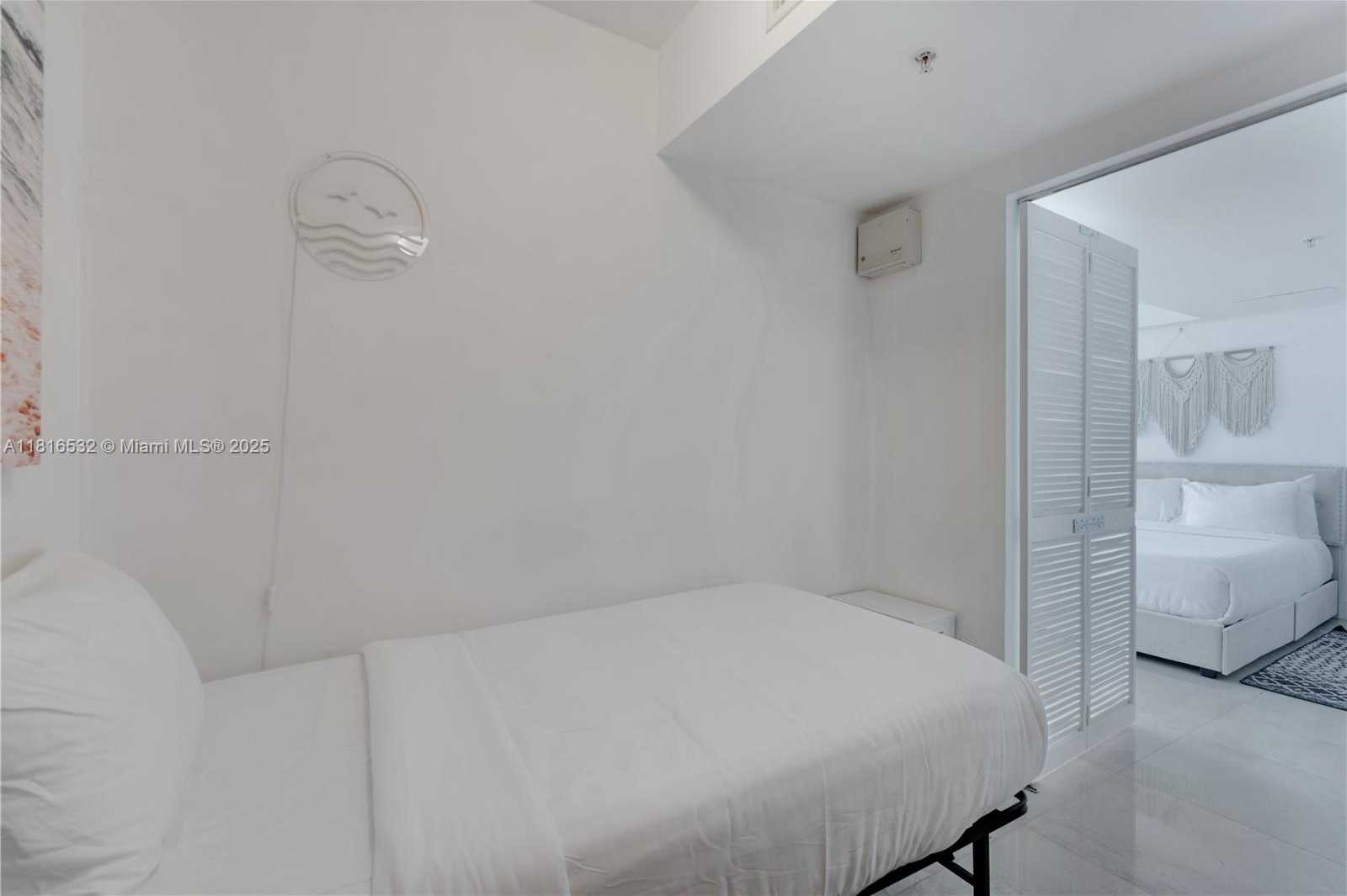 Small Image of 41 SOUTH EAST 5TH ST #2107, Miami Number 17