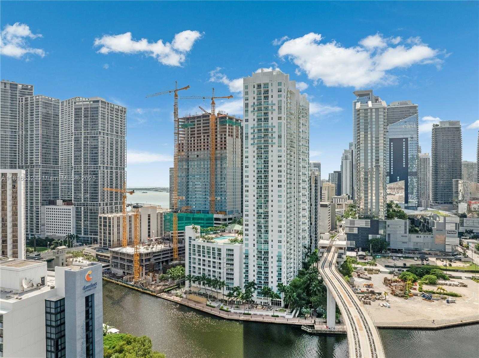 Small Image of 41 SOUTH EAST 5TH ST #2107, Miami Number 33