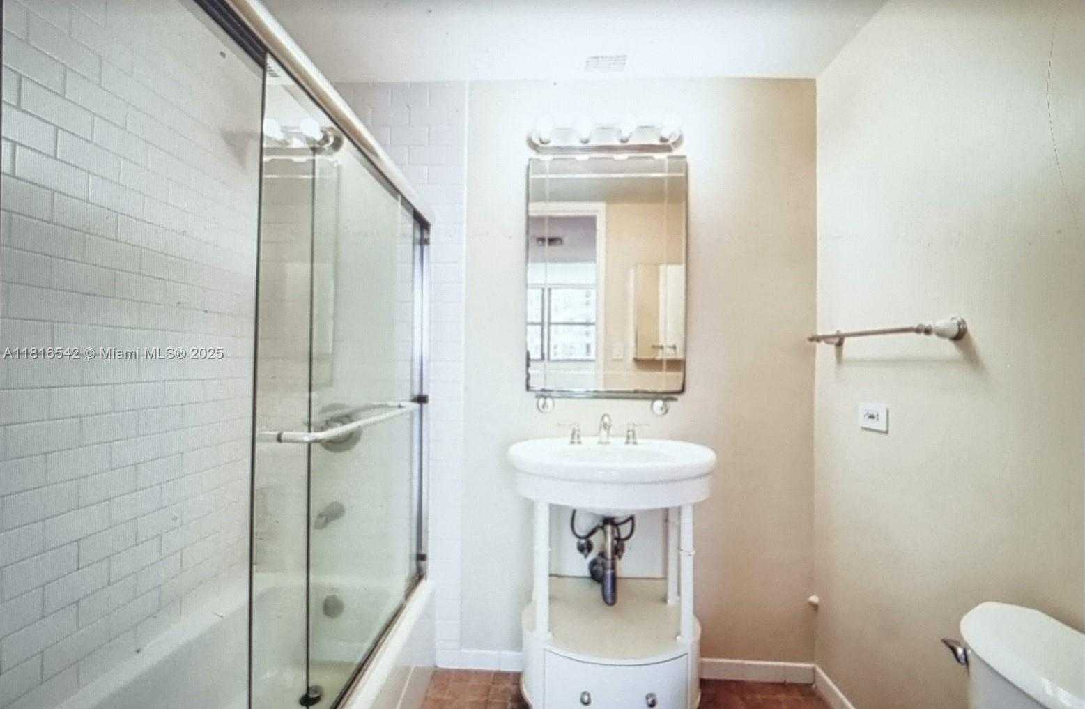 Small Image of 5055 COLLINS AVE #11A, Miami Beach Number 4