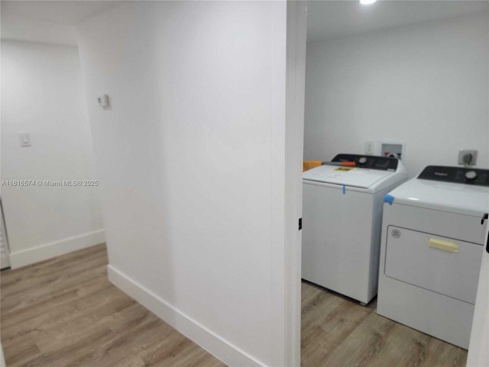 Small Image of 9371 FONTAINEBLEAU BLVD #I103, Miami Number 10