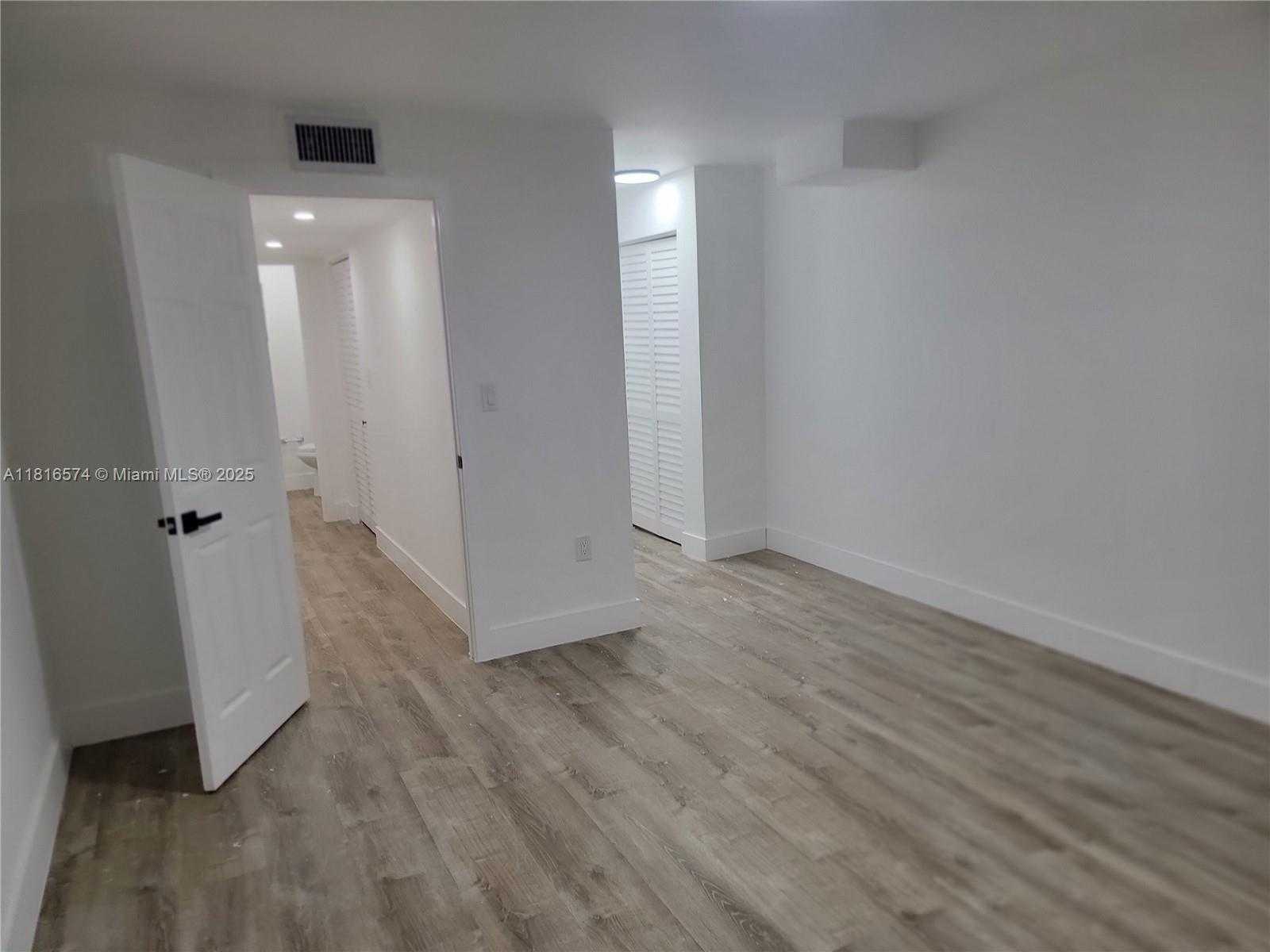 Small Image of 9371 FONTAINEBLEAU BLVD #I103, Miami Number 14