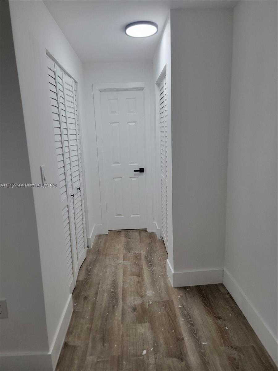 Small Image of 9371 FONTAINEBLEAU BLVD #I103, Miami Number 15
