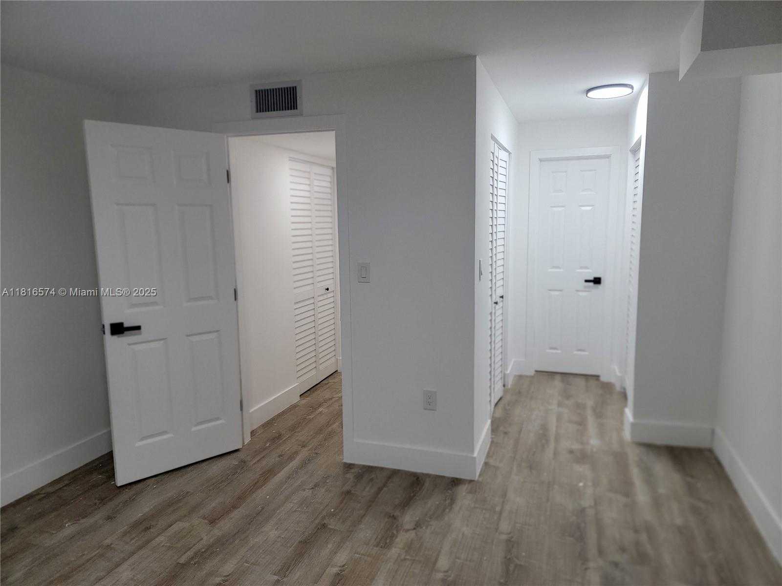 Small Image of 9371 FONTAINEBLEAU BLVD #I103, Miami Number 16