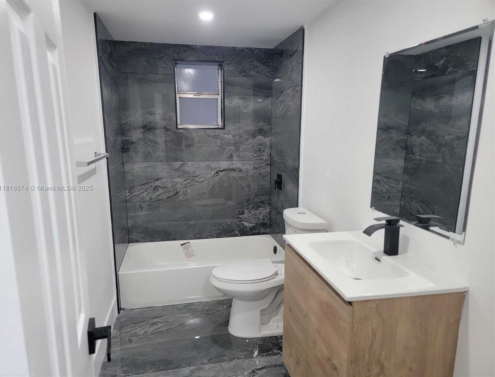 Small Image of 9371 FONTAINEBLEAU BLVD #I103, Miami Number 17