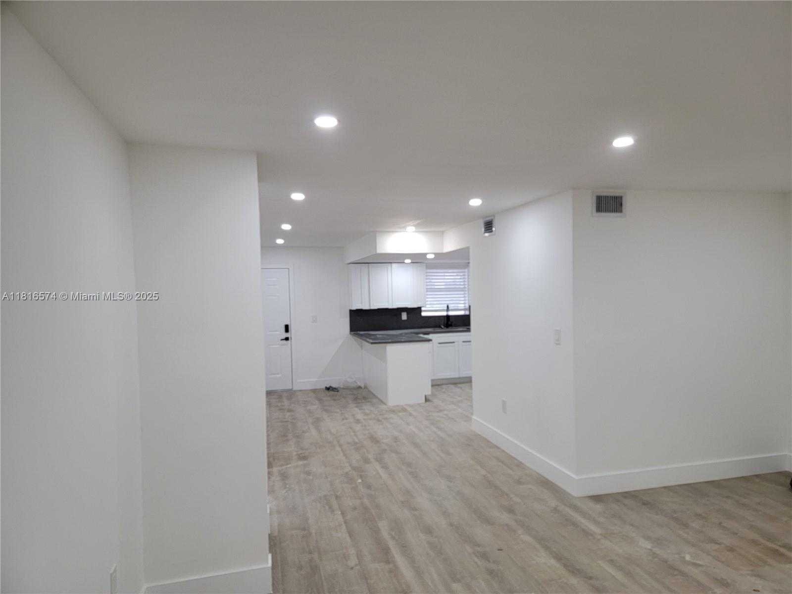 Small Image of 9371 FONTAINEBLEAU BLVD #I103, Miami Number 8