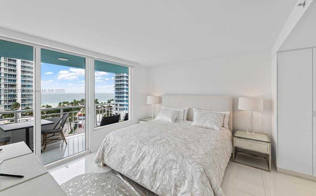 Small Image of 400 SOUTH POINTE DR #1006, Miami Beach Number 20