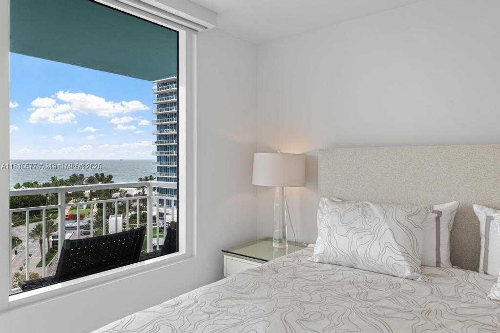 Small Image of 400 SOUTH POINTE DR #1006, Miami Beach Number 21