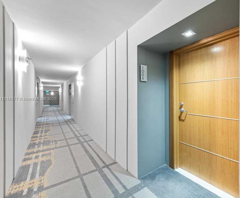 Small Image of 400 SOUTH POINTE DR #1006, Miami Beach Number 3