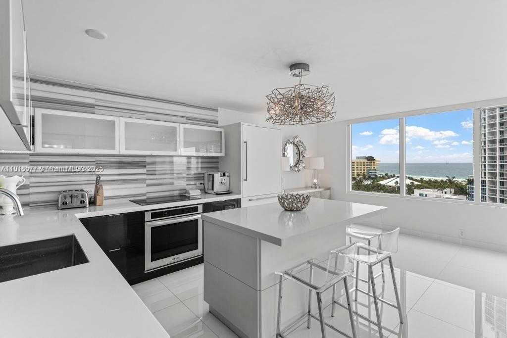 Small Image of 400 SOUTH POINTE DR #1006, Miami Beach Number 6