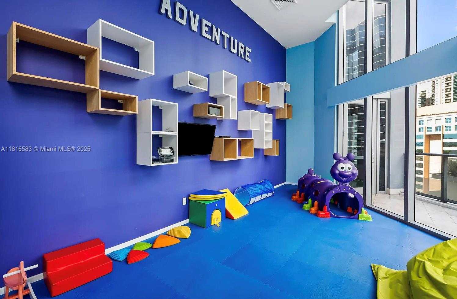 Small Image of 1300 BRICKELL BAY DR #906, Miami Number 29