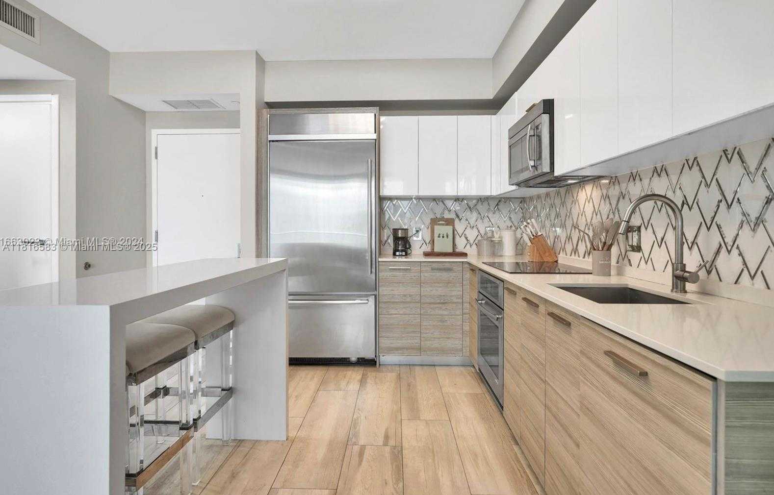Small Image of 1300 BRICKELL BAY DR #906, Miami Number 3
