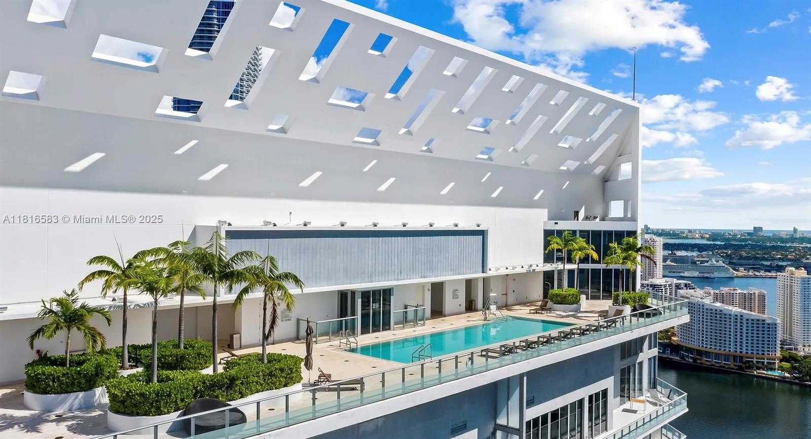 Small Image of 1300 BRICKELL BAY DR #906, Miami Number 37