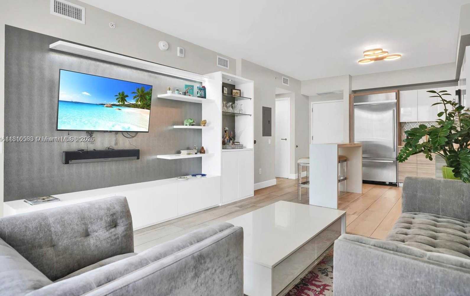 Small Image of 1300 BRICKELL BAY DR #906, Miami Number 5