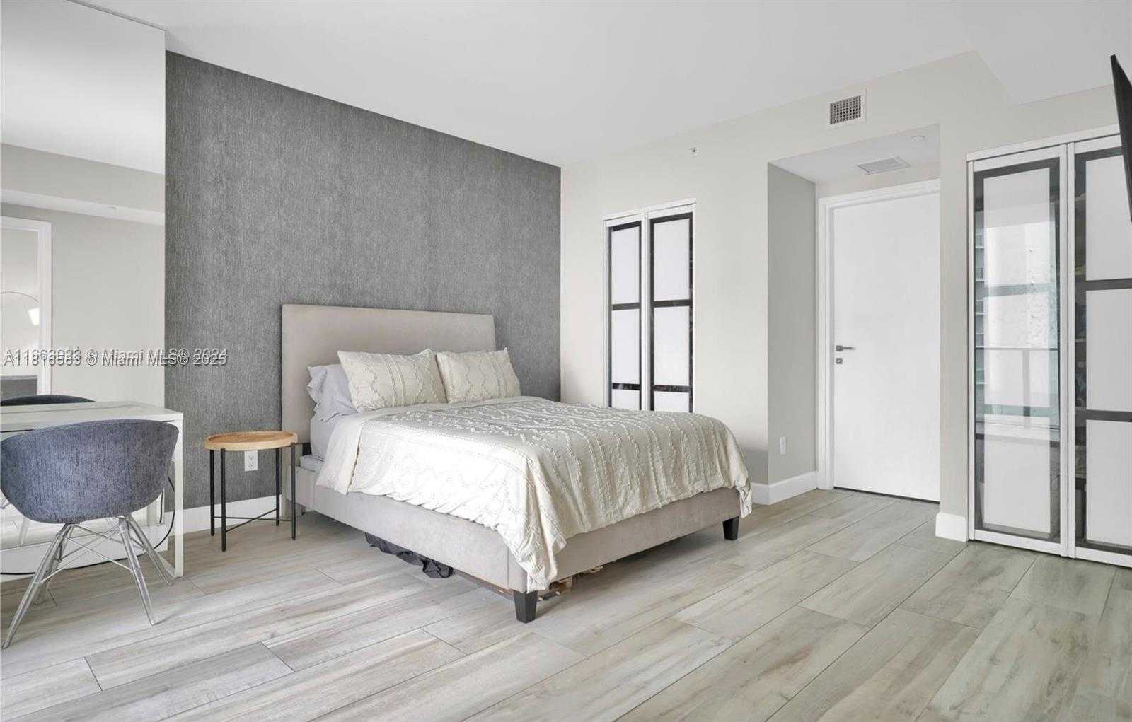 Small Image of 1300 BRICKELL BAY DR #906, Miami Number 9