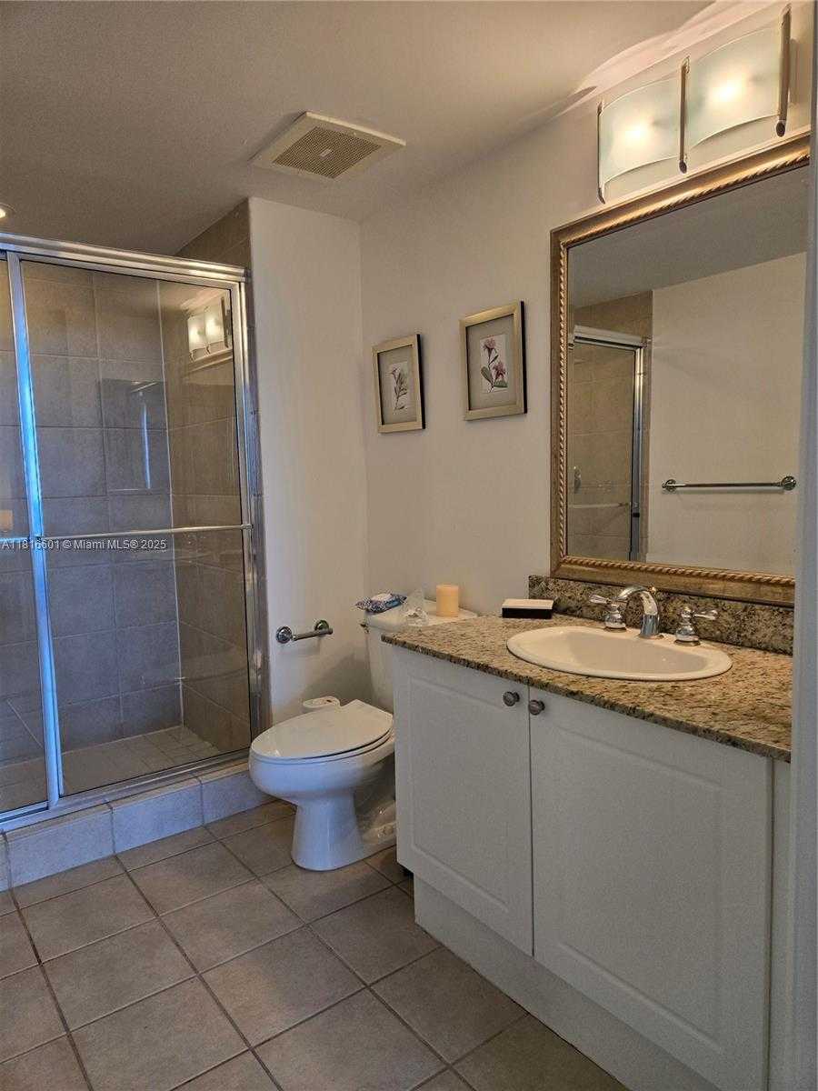 Small Image of 19501 WEST COUNTRY CLUB DR #2210, Aventura Number 16