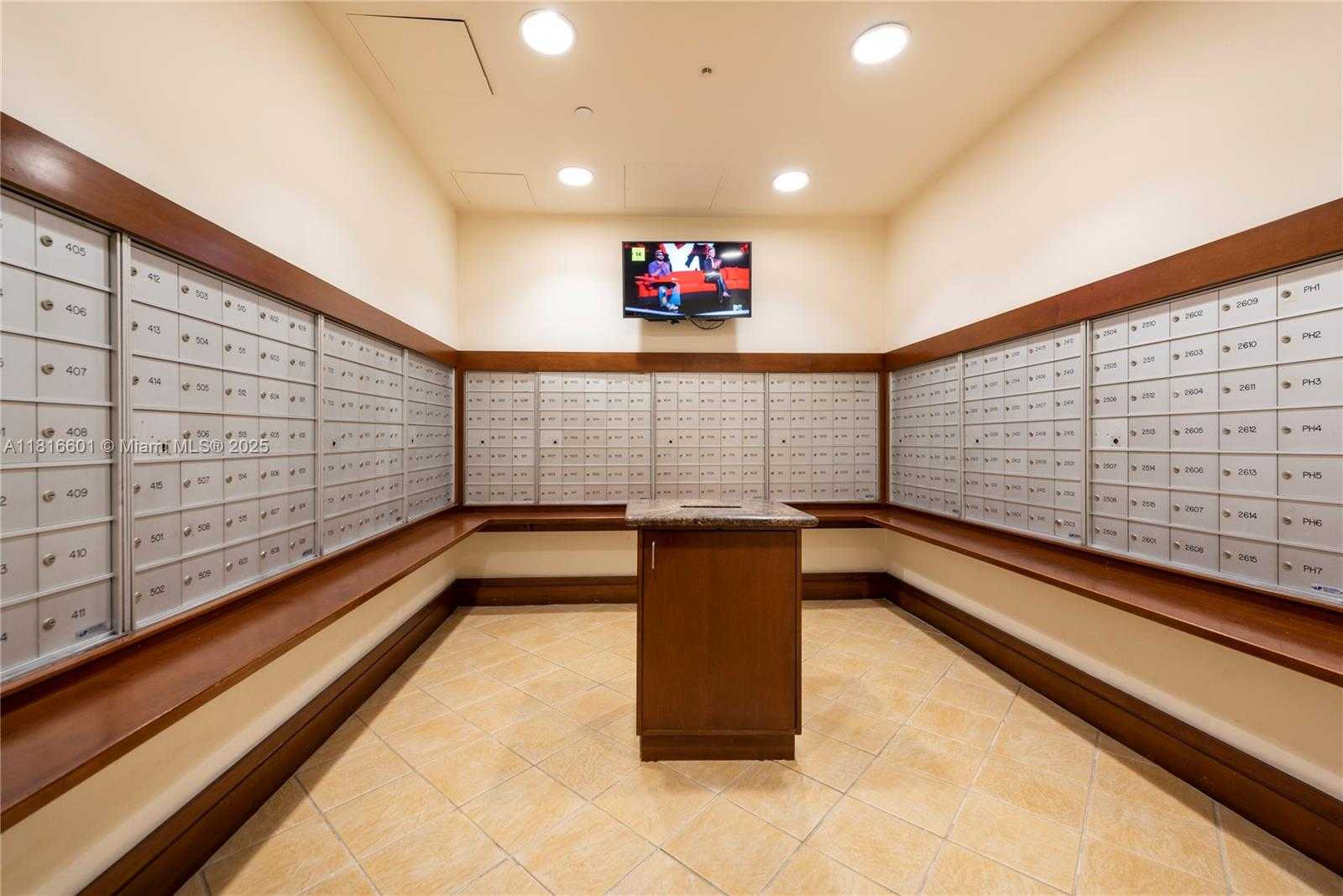 Small Image of 19501 WEST COUNTRY CLUB DR #2210, Aventura Number 32