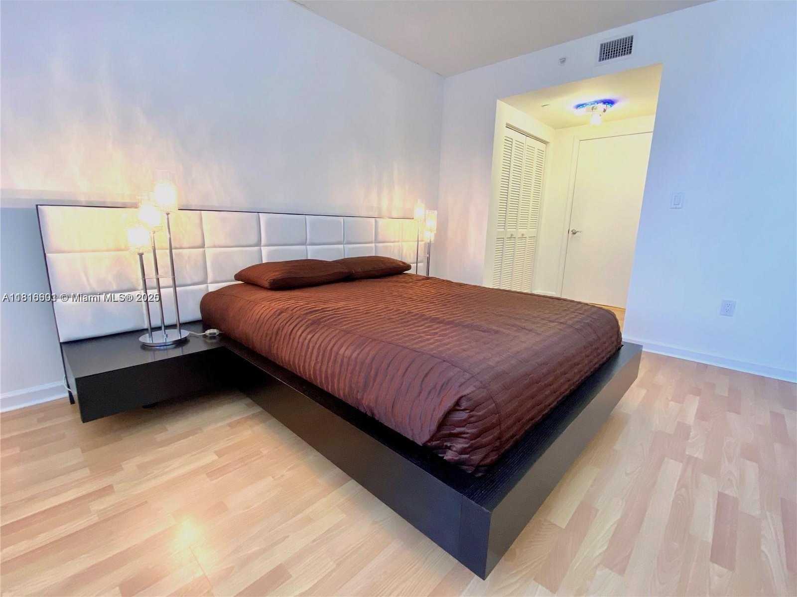 Small Image of 19501 WEST COUNTRY CLUB DR #2210, Aventura Number 5