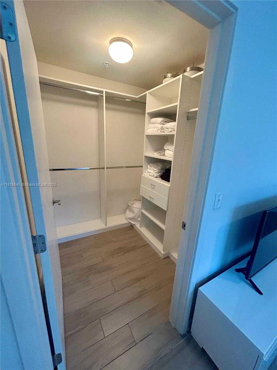 Small Image of 999 SOUTH WEST 1ST AVE #2804, Miami Number 13