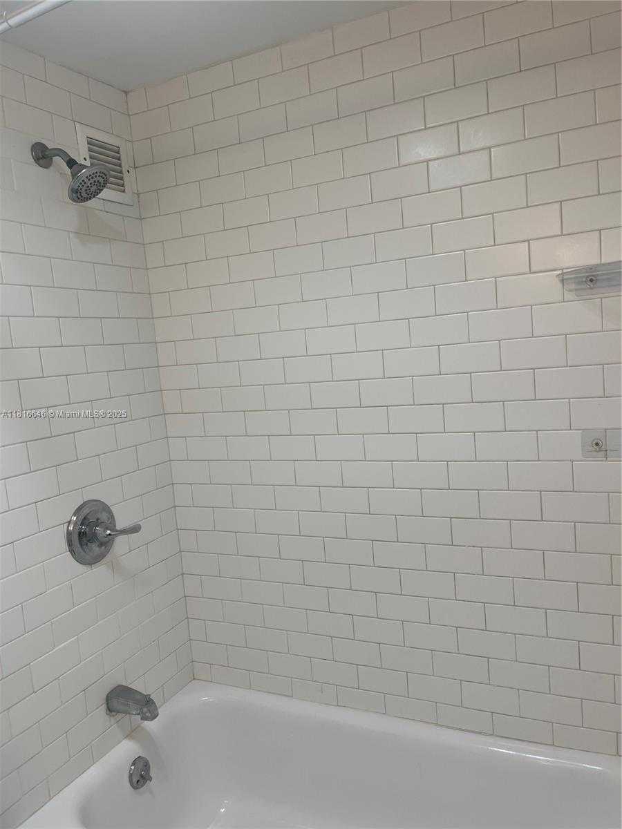 Small Image of 3 ISLAND AVE #08A, Miami Beach Number 14