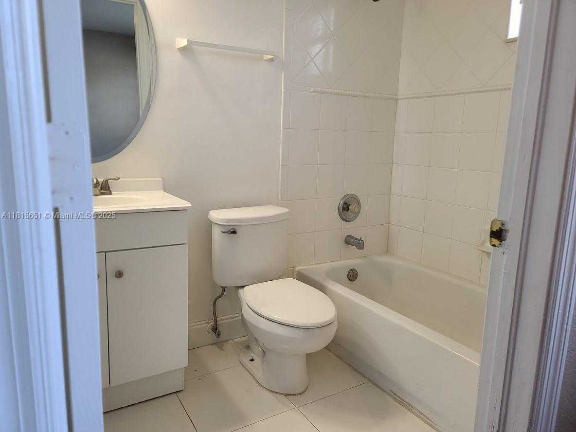 Small Image of 5713 NORTH WEST 114TH CT #112, Doral Number 10