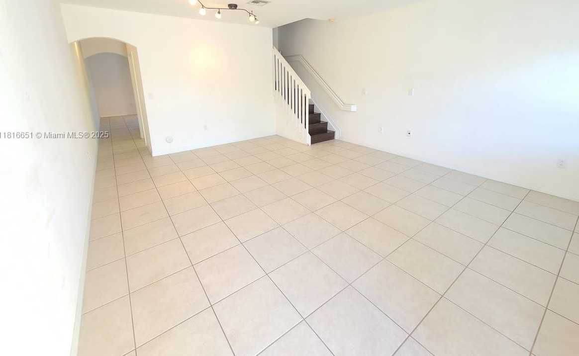 Small Image of 5713 NORTH WEST 114TH CT #112, Doral Number 8